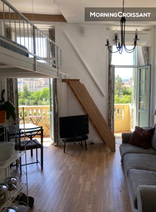 Loft ensoleillé, vieux Nice, balcon