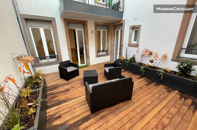 Apt refait à neuf avec grd terrasse