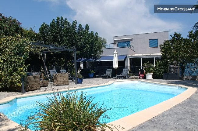 Villa moderne avec piscine